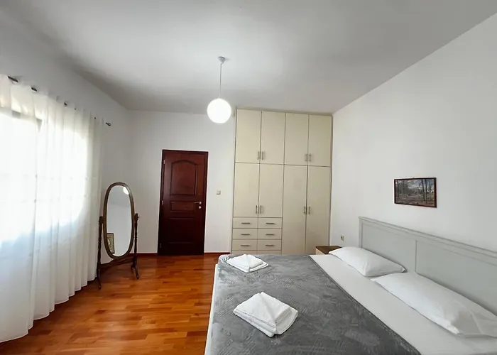 Ek-center Appartamento Berat